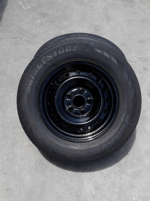 ขายล้อพร้อมยาง ขอบ 15  ขนาด 5 รู TOYOTA  มี 2 ล้อ TEL.081-427-3941