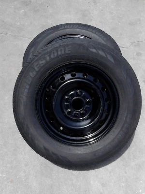 ขายล้อพร้อมยาง ขอบ 15  ขนาด 5 รู TOYOTA  มี 2 ล้อ TEL.081-427-3941