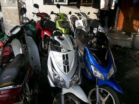 ขายคันละ 9,900 เอกสารพร้อมชุดโอน  เครื่องเดิม งดต่อ รถอยู่บางใหญ่ นนทบุรี สนใจโทร 084-3545593