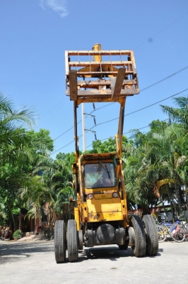 ขายรถตักTOYOTA SD25 สวยเดิมจากญี่ปุ่น2.5ตันครึ่ง งากระดก สูงปี๊ด ยังไม่เคยใช้ในไทย 189,000เท่านั้น