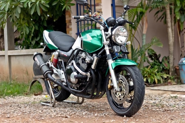 ขายCB400ปี2001เทค1อินวอยสรรพสามิตแท้ๆสวยๆเครื่องจบๆ