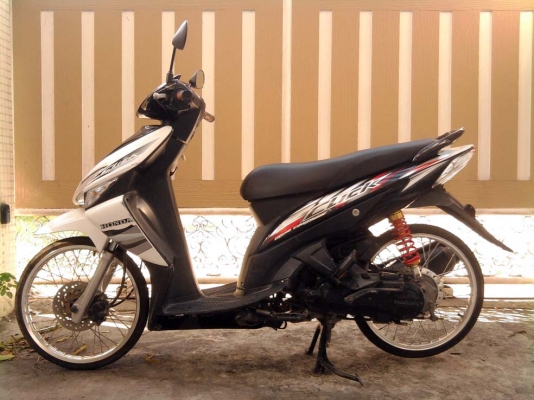 ขออนุญาติขาย Honda Click Combi Brake สีขาวมุก