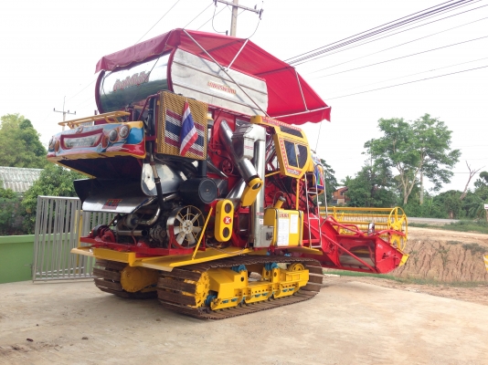รถเกี้ยวข้าว จ้าวช้างไวไฟ ปี 53 เดือน 12