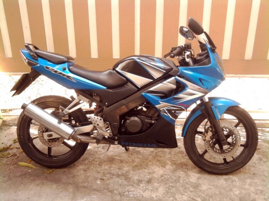 ขออนุญาติขาย HONDA CBR 150 วิ่งน้อย 27,xxx กิโล สตา์ร์ทมือ โอนให้ฟรีครับ