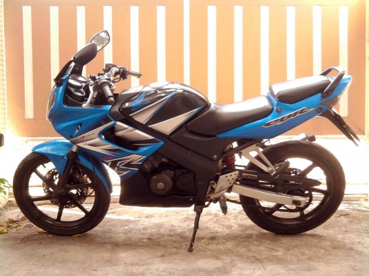 ขออนุญาติขาย HONDA CBR 150 วิ่งน้อย 27,xxx กิโล สตา์ร์ทมือ โอนให้ฟรีครับ
