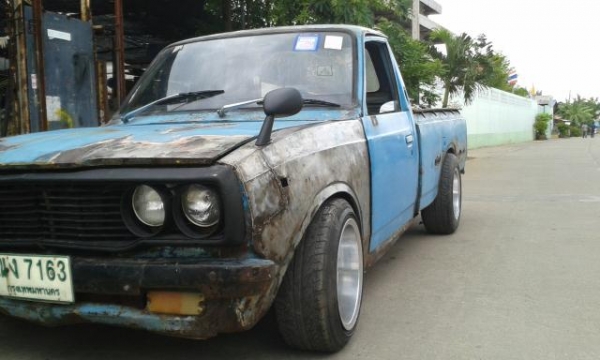 ขาย โตโยต้า RN25 แนวRat Rod  เกียร์คอ ทะเบียน58 เครื่องดีขับกลับได้เลย ลดราคาครับไม่มีที่จอด