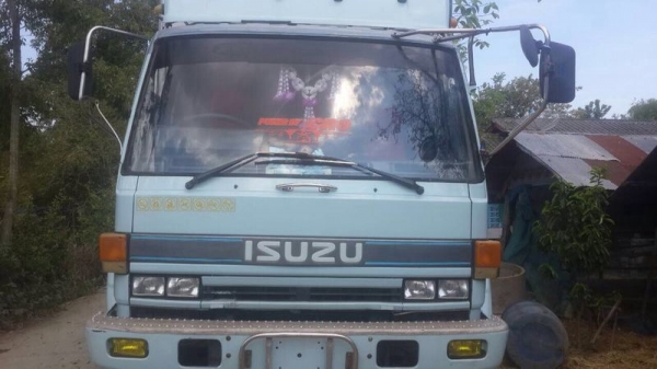 รถอีซูซุ 10 ล้อ ตู้เย็น FVM 195 แรงม้า. ปี 38 สนใจติดต่อ 081 - 6079515 รถอีซูซุ 10 ล้อ ตู้เย็น FVM 195 แรงม้า. ปี 38 สนใจติดต่อ 081 - 6079515