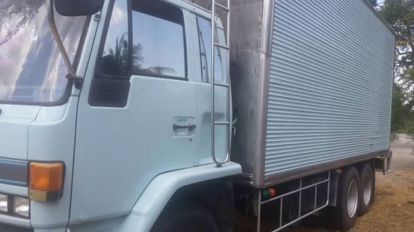 รถอีซูซุ 10 ล้อ ตู้เย็น FVM 195 แรงม้า. ปี 38 สนใจติดต่อ 081 - 6079515 รถอีซูซุ 10 ล้อ ตู้เย็น FVM 195 แรงม้า. ปี 38 สนใจติดต่อ 081 - 6079515