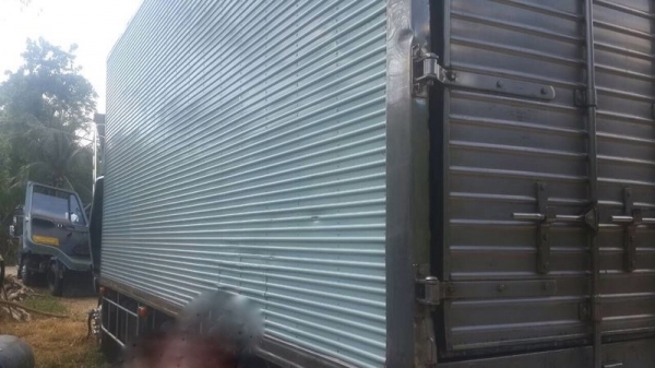 รถอีซูซุ 10 ล้อ ตู้เย็น FVM 195 แรงม้า. ปี 38 สนใจติดต่อ 081 - 6079515 รถอีซูซุ 10 ล้อ ตู้เย็น FVM 195 แรงม้า. ปี 38 สนใจติดต่อ 081 - 6079515