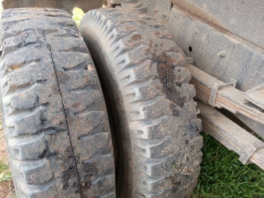 รถฮีโน่ 6 ล้อดั้ม 175 แรงม้า. ปี 53  ( รถวิ่ง 12x,xxx กม. )  สนใจติดต่อ  081 - 6079515