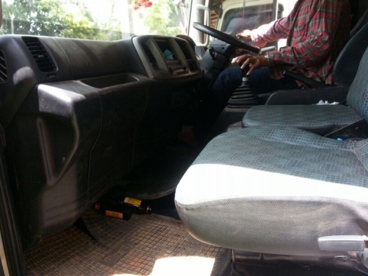 รถฮีโน่ 6 ล้อดั้ม 175 แรงม้า. ปี 53  ( รถวิ่ง 12x,xxx กม. )  สนใจติดต่อ  081 - 6079515