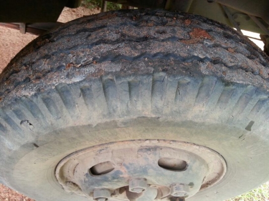 รถฮีโน่ 6 ล้อดั้ม 175 แรงม้า. ปี 53  ( รถวิ่ง 12x,xxx กม. )  สนใจติดต่อ  081 - 6079515