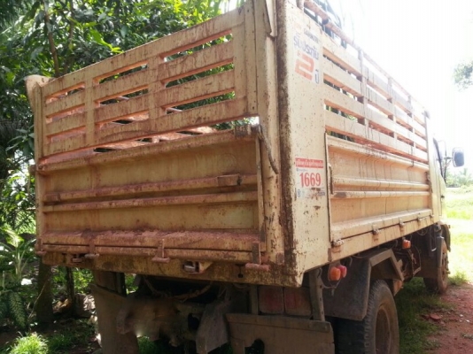 รถฮีโน่ 6 ล้อดั้ม 175 แรงม้า. ปี 53  ( รถวิ่ง 12x,xxx กม. )  สนใจติดต่อ  081 - 6079515