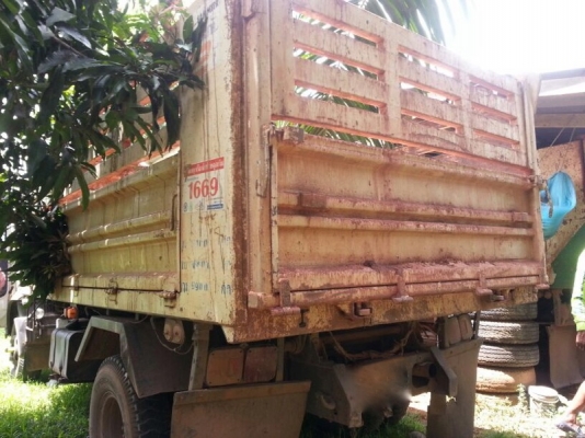 รถฮีโน่ 6 ล้อดั้ม 175 แรงม้า. ปี 53  ( รถวิ่ง 12x,xxx กม. )  สนใจติดต่อ  081 - 6079515