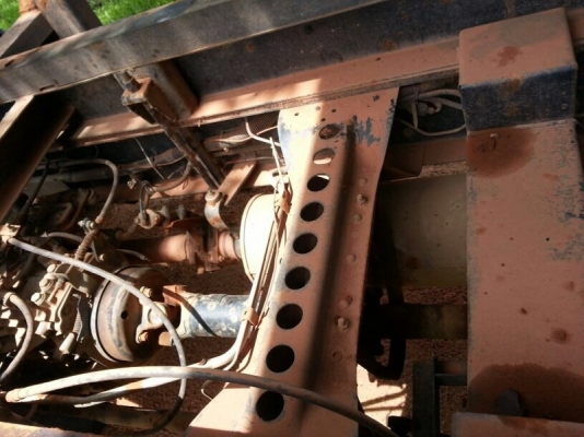 รถฮีโน่ 6 ล้อดั้ม 175 แรงม้า. ปี 53  ( รถวิ่ง 12x,xxx กม. )  สนใจติดต่อ  081 - 6079515