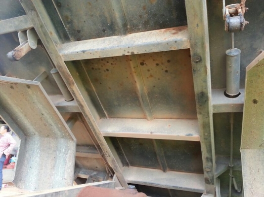 รถฮีโน่ 6 ล้อดั้ม 175 แรงม้า. ปี 53  ( รถวิ่ง 12x,xxx กม. )  สนใจติดต่อ  081 - 6079515