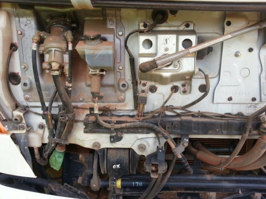 รถฮีโน่ 6 ล้อดั้ม 175 แรงม้า. ปี 53  ( รถวิ่ง 12x,xxx กม. )  สนใจติดต่อ  081 - 6079515