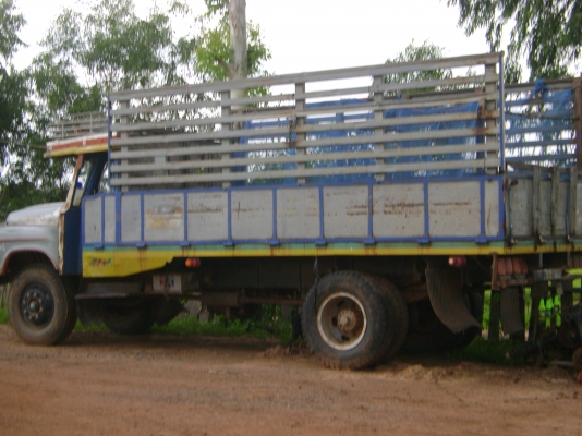 6 ล้อ หัวยาว  6 BD  165 แรง   270,000  บาท