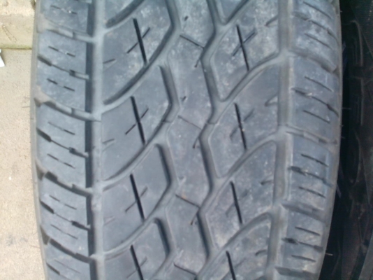 ขายยาง Yokohama  HT/S ขนาด 265/70/16   สภาพสวยๆเลยครับ