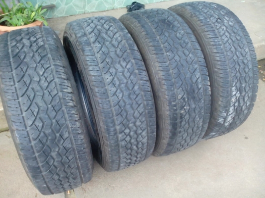 ขายยาง Yokohama  HT/S ขนาด 265/70/16   สภาพสวยๆเลยครับ