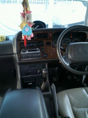 ขาย รถตู้ SuperCustom เครื่องเบนซิล 2500 ตัวTop ปี2004