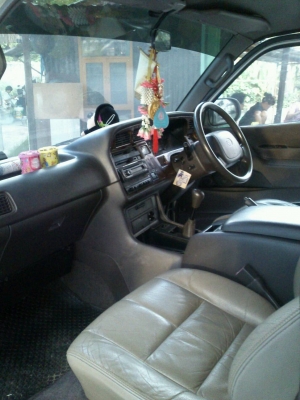 ขาย รถตู้ SuperCustom เครื่องเบนซิล 2500 ตัวTop ปี2004