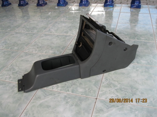 ขายคอลโซลเต็มของรถยนต์ HONDA รุ่น CIVIC 3 ประตูปี 1992