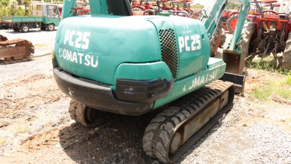 KOMATSU PC25-1 เก่านอก ตามสภาพนะครับ KOMATSU PC25-1 เก่านอก ตามสภาพนะครับ
