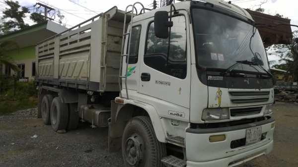 10ล้อดั้ม270แรงISUZU FXZ23ืNZPFรถห้างแท้ ปี*40 มีระบบลาก...สวยเดิมๆ(ยังไม่ล้างให้สะอาด)