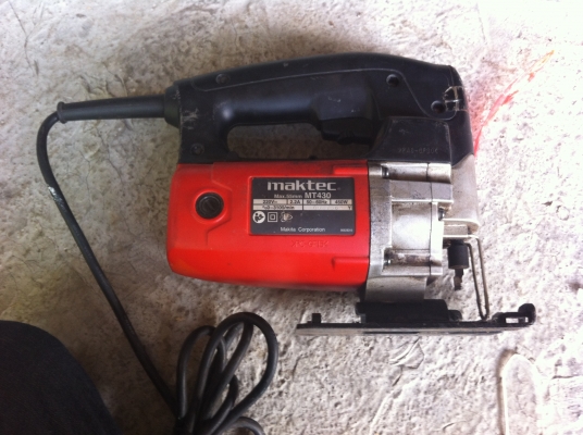 เลื่อยจิ๊กซอว์ maktec รุ่น mt430  รุ่นใหญ่ปรับรอบการทำงานได้ ปรับเอียงได้ ตัดไม้ตัดเหล็กได้