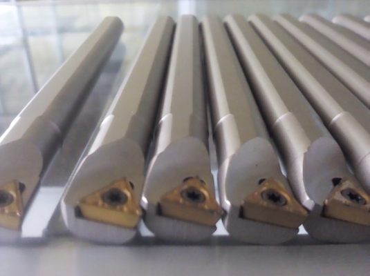 ด้ามมีดกลึงคว้านรูใช้ง่ายแค่ถอดเปลี่ยนเม็ดมีด หนึ่งเม็ดใช้ได้สามด้าน 6 มุม