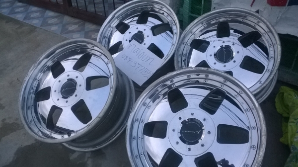 ล้อแม๊ก 18 โครเมี่ยมญี่ปุ่น.กว้าง8.5 ใส่โตโยต้า/