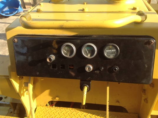 ขายรถแทรคเตอร์  KOMATSU D37P-5ปรับสภาพใหม่ พร้อมใช้งาน