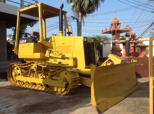 ขายรถแทรคเตอร์  KOMATSU D37P-5ปรับสภาพใหม่ พร้อมใช้งาน