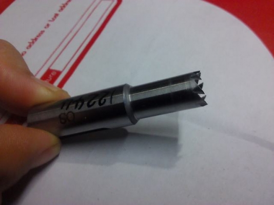 ดอกเจาะพลาสติก-ไม้ - กระดาษ ปลายดอกฟันจะเหมือนกับฟันเลื่อยเล็กๆคมๆ ใว้หมุนตัดไปในชิ้นงานได้  เจาะโคยที่ไม่เสียเนื้องานรู้เจาะสวย ใช้กับส่วานได้ทั่วไป