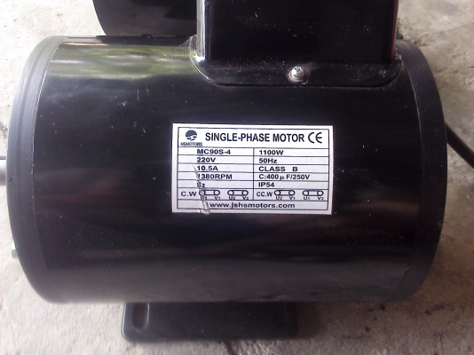 มอเตอร์ 1.5 แรงม้า ใช้ไฟ 220 V. ไฟบ้านได้เลย เป็นของใหม่ติดกับเครื่องจักรมาแล้วถอดเปลี่ยน (มี 8 ตัว)นำไปต่อใช้งานได้เลย แกนเพลาขนาด 19 มม. มีพัดลมระบายความร้อนในตัว สามารถต่อให้หมุน ซ้าย-ขวาได้ มอเตอร์ 1.5 แรงม้า ใช้ไฟ 220 V. ไฟบ้านได้เลย เป็นของใหม่ติดกับเครื่องจักรมาแล้วถอดเปลี่ยน (มี 8 ตัว)นำไปต่อใช้งานได้เลย แกนเพลาขนาด 19 มม. มีพัดลมระบายความร้อนในตัว สามารถต่อให้หมุน ซ้าย-ขวาได้