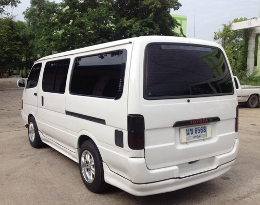 รถตู้สวยๆ หัวจรวด เครื่องดีเซล 2.8 พวงมาลัยพาวเวอร์ 082-381-6797