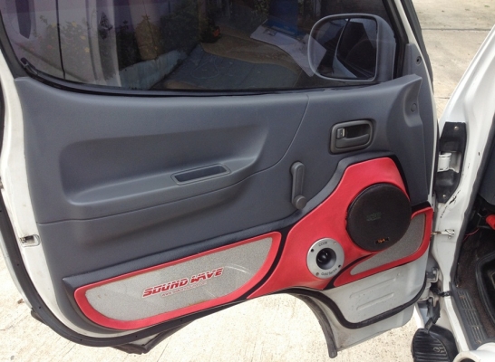 รถตู้สวยๆ หัวจรวด เครื่องดีเซล 2.8 พวงมาลัยพาวเวอร์ 082-381-6797