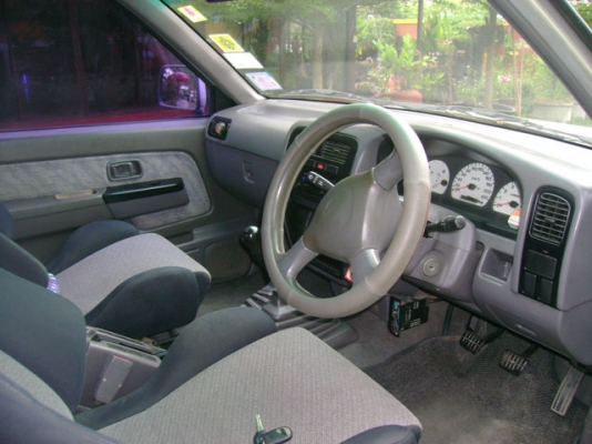 NISSAN FRONTIER KING CAB 4 WD BENZIN 24 จากโรงงาน LPG