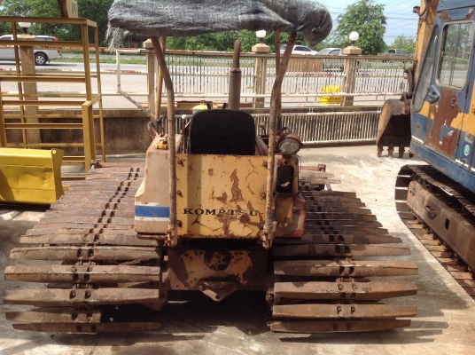 ขาย รถแทรคเตอร์ KOMATSUรุ่นD20PLL-5
