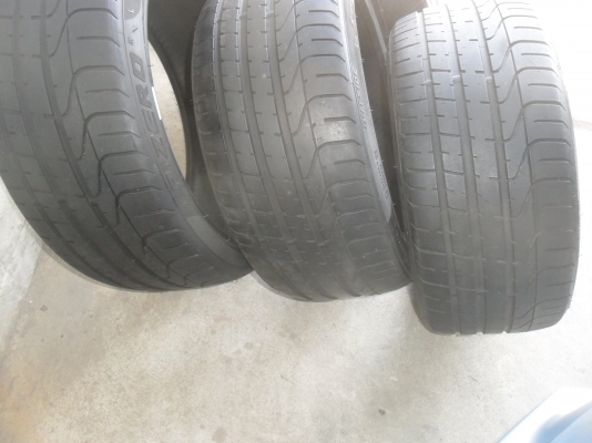 ยาง 235/32ZR19 ปี11 สวยๆ 5 เส้น ราคา 3000 บาท