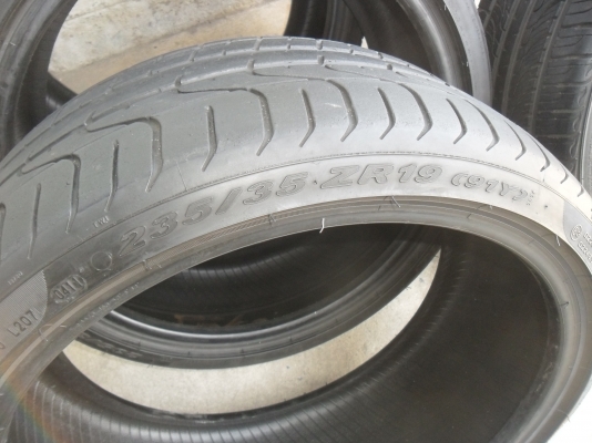 ยาง 235/32ZR19 ปี11 สวยๆ 5 เส้น ราคา 3000 บาท