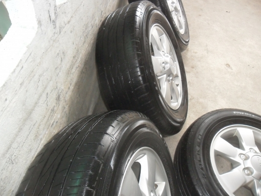 ล้อแม็ก 16นิ้ว 6รู อีซูซุ พร้อมยาง 225/65R16ปี11 สวยๆ 4 ล้อ ราคา 6900 บาท