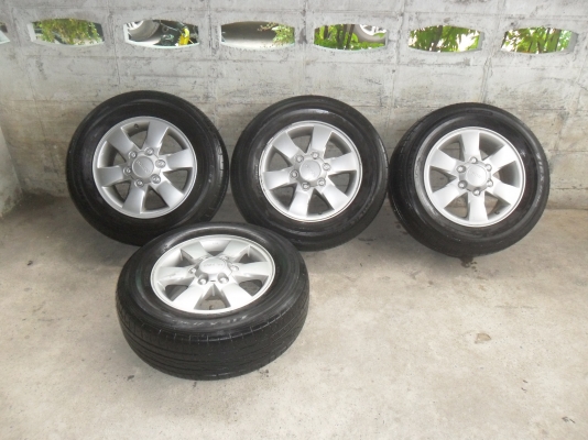 ล้อแม็ก 16นิ้ว 6รู อีซูซุ พร้อมยาง 225/65R16ปี11 สวยๆ 4 ล้อ ราคา 6900 บาท
