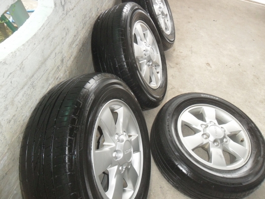 ล้อแม็ก 16นิ้ว 6รู อีซูซุ พร้อมยาง 225/65R16ปี11 สวยๆ 4 ล้อ ราคา 6900 บาท ล้อแม็ก 16นิ้ว 6รู อีซูซุ พร้อมยาง 225/65R16ปี11 สวยๆ 4 ล้อ ราคา 6900 บาท