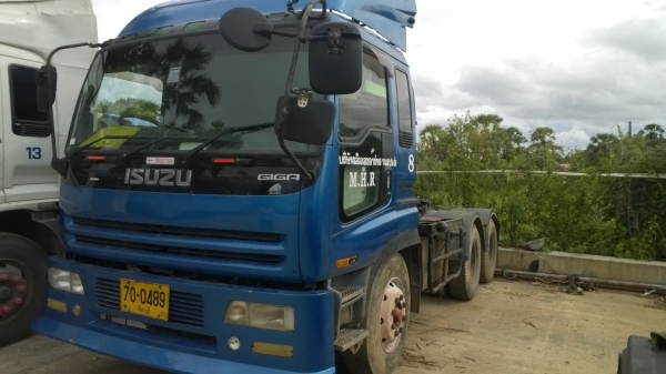 10ล้อหัวลาก2เพลาISUZU FXZ21J-3000482 หัวGIGA ..วางเครื่อง EK100