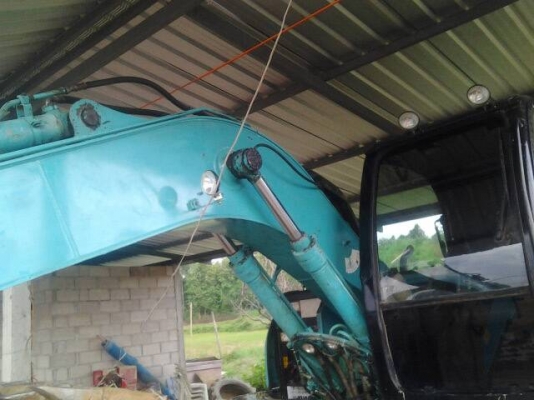รถแบคโฮ KOBELCO SK135 M6 รถเ่ก่าญี่ปุ่น ใช้งานดี มีเอกสารอินวอยล์