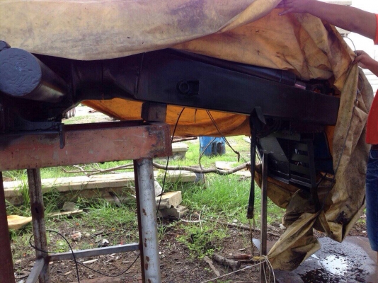 ขายเฮี๊ยบ 6 ตัน พร้อมตัวคีบเหล็ก โทร 0840557743