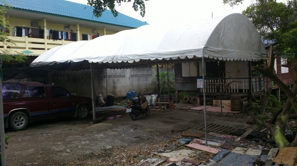 เต้นผ้าใบมือสอง