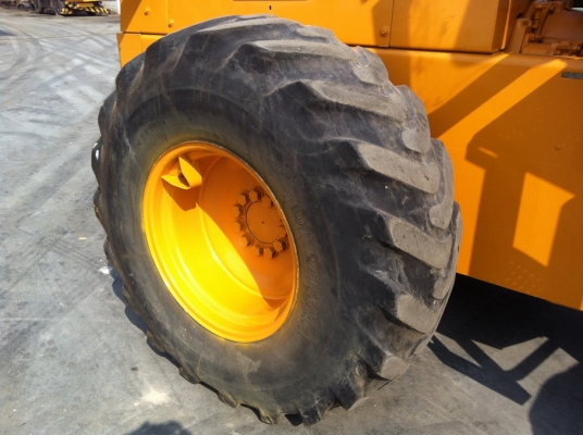 รถตักล้อยาง Komatsu 515-2 จากญี่ปุ่น ขนาดบุ้งกี๋ 1.3Q